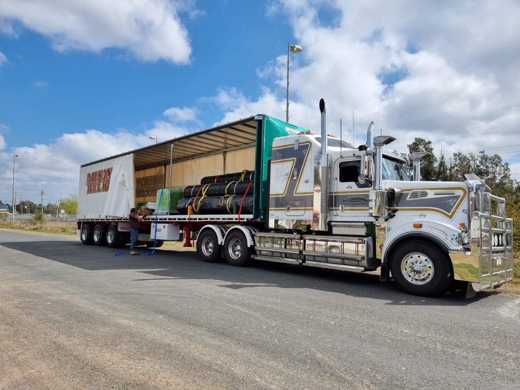 Dawsons Haulage Loading in MV